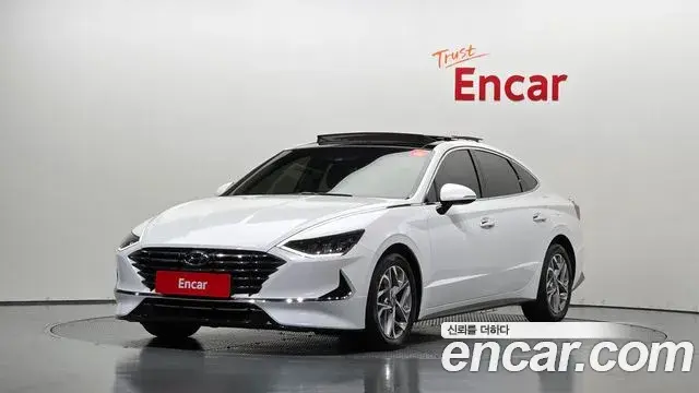 Hyundai Sonata 2019 — Фото 1/20