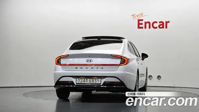 Hyundai Sonata 2019 — Фото 4/20