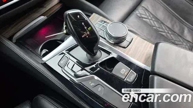 BMW 5 Series 2018 — Фото 9/20