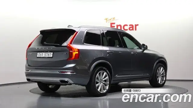 Volvo XC90 2018 — Фото 2/20