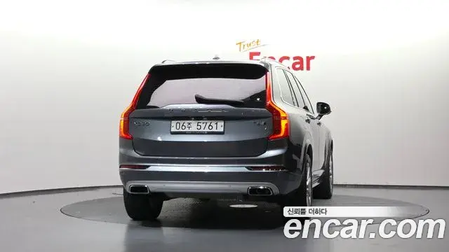 Volvo XC90 2018 — Фото 4/20