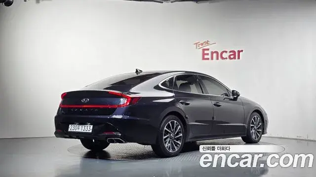 Hyundai Sonata 2019 — Фото 2/20