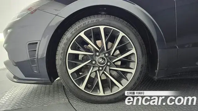 Hyundai Sonata 2019 — Фото 5/20