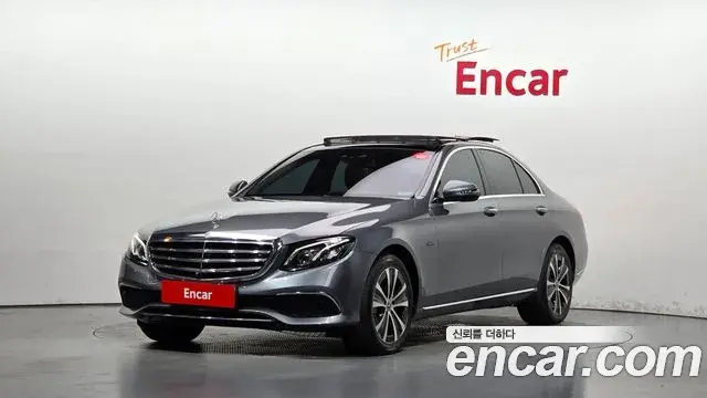 Mercedes-Benz E-Class 2019 — Photo 20/20