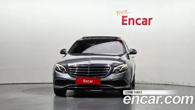 Mercedes-Benz E-Class 2019 — Photo 2/20