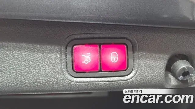 Mercedes-Benz E-Class 2019 — Photo 16/20