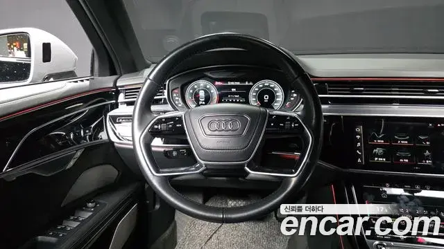 Audi A8 2021 — Фото 13/20