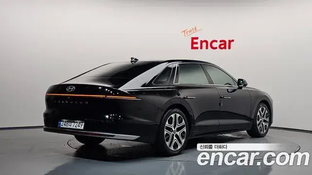 Hyundai Grandeur 2023 — Photo 2/20