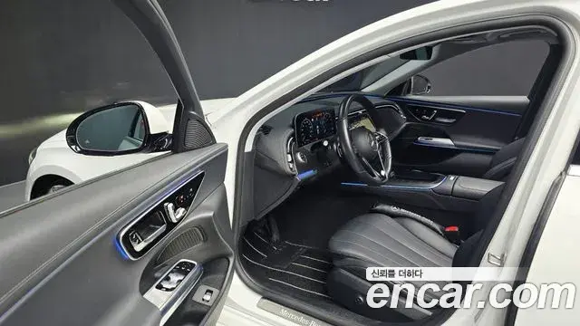 Mercedes-Benz E-Class 2024 — Фото 10/20