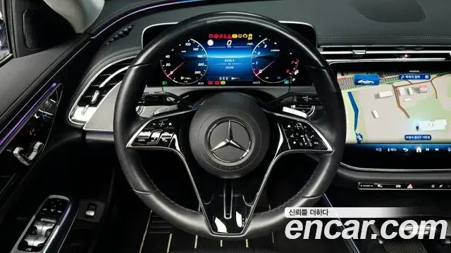 Mercedes-Benz E-Class 2024 — Фото 13/20