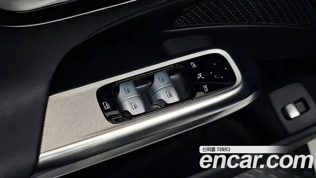 Mercedes-Benz E-Class 2024 — Фото 15/20