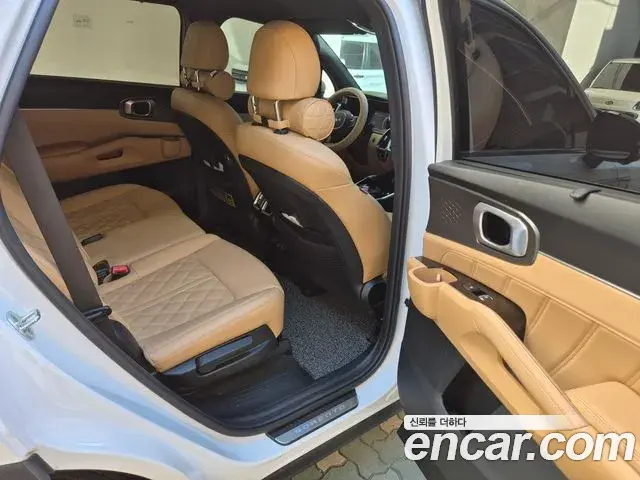 Kia Sorento 2022 — Photo 7/13