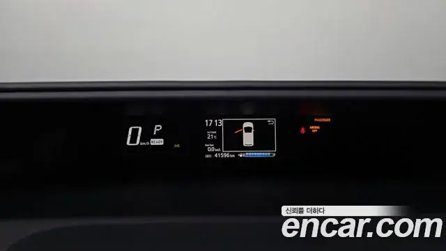 Toyota Prius C 2018 — Фото 7/20