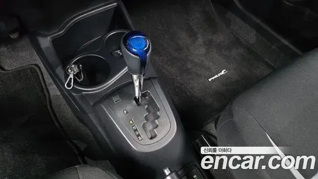 Toyota Prius C 2018 — Фото 8/20