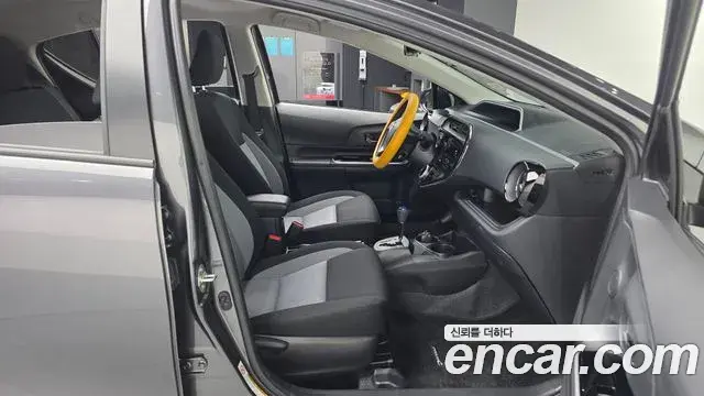 Toyota Prius C 2018 — Фото 11/20