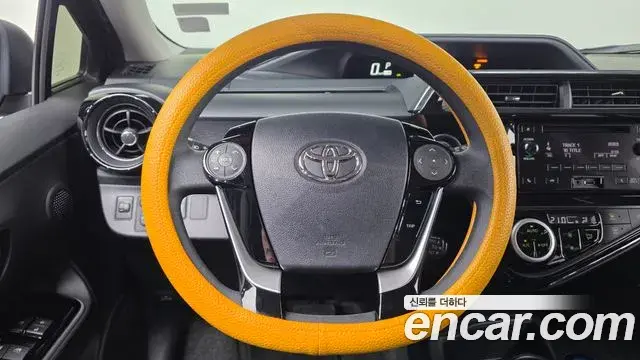 Toyota Prius C 2018 — Фото 13/20
