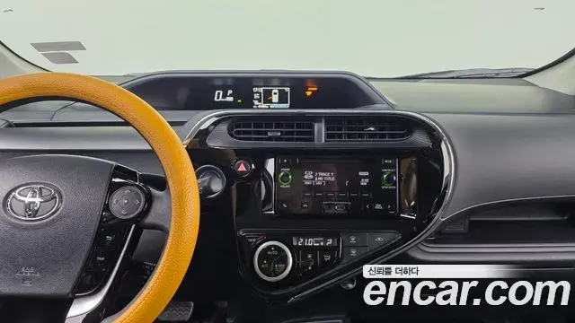 Toyota Prius C 2018 — Фото 14/20