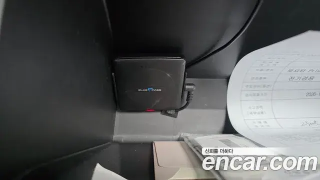 Toyota Prius C 2018 — Фото 19/20