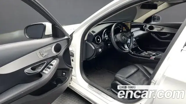 Mercedes-Benz C-Class 2018 — Фото 10/20