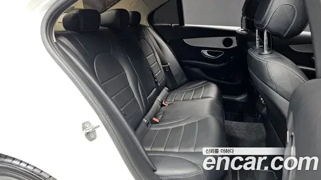 Mercedes-Benz C-Class 2018 — Фото 11/20