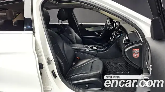Mercedes-Benz C-Class 2018 — Фото 12/20