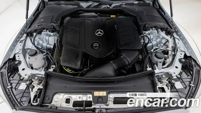 Mercedes-Benz C-Class 2025 — Фото 5/18