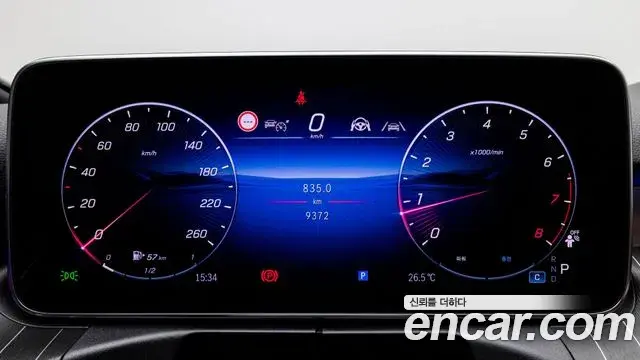 Mercedes-Benz C-Class 2025 — Фото 6/18