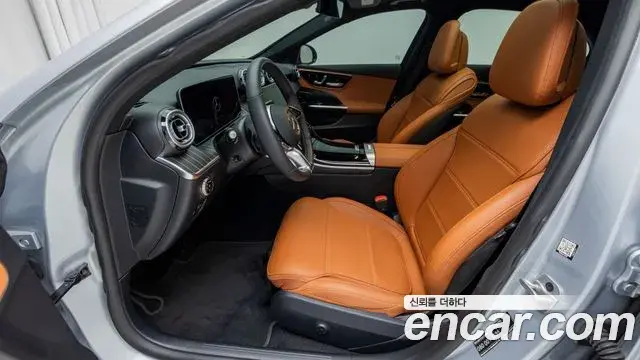 Mercedes-Benz C-Class 2025 — Фото 13/18