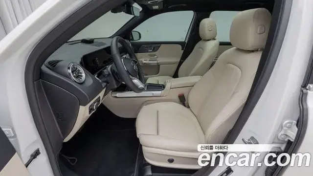 Mercedes-Benz GLB-Class 2025 — Фото 14/18