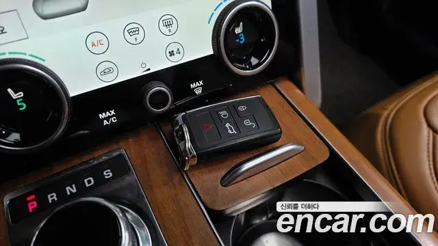 Land Rover Range Rover 2018 — Фото 15/20