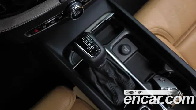 Volvo XC60 2020 — Фото 9/20