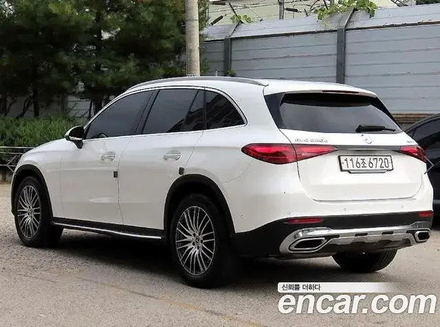 Mercedes-Benz GLC-Class 2023 — Фото 3/6
