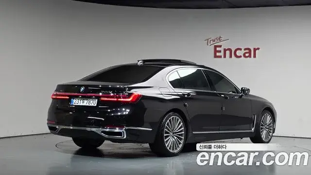 BMW 7 Series 2019 — Фото 2/20