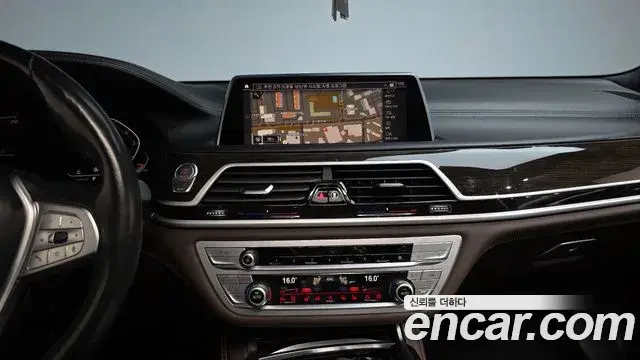 BMW 7 Series 2019 — Фото 14/20