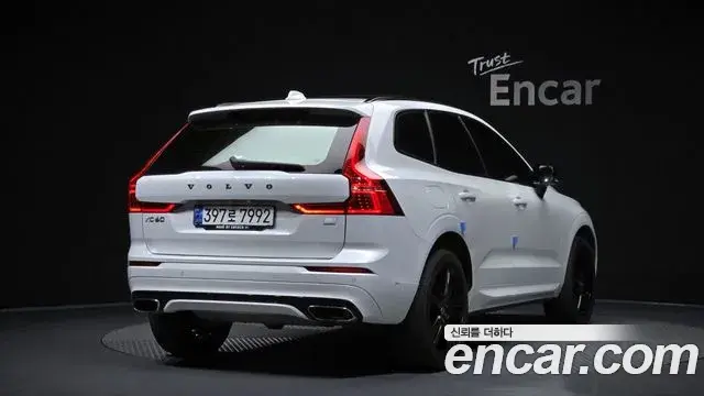 Volvo XC60 2020 — Фото 2/20