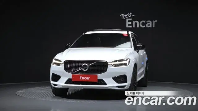 Volvo XC60 2020 — Фото 3/20