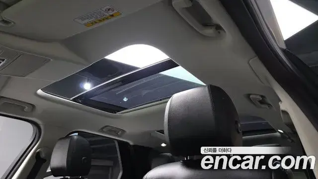 Land Rover Discovery 5 2018 — Photo 16/20