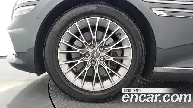 Genesis Electrified G80 2020 — Photo 4/20