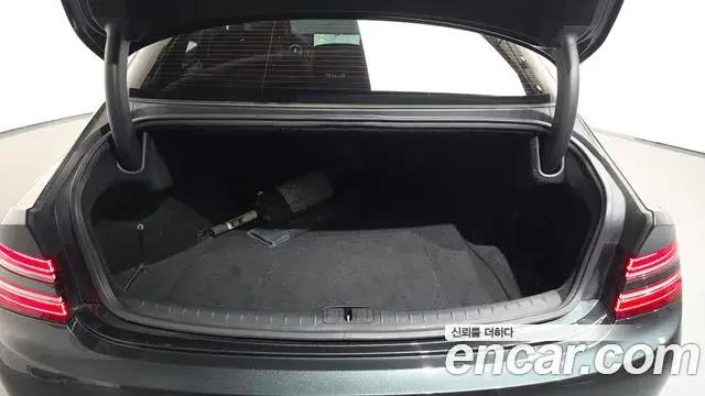 Genesis Electrified G80 2020 — Photo 16/20