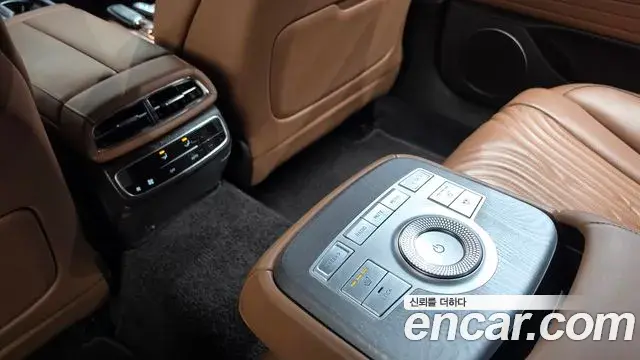 Genesis Electrified G80 2020 — Photo 17/20