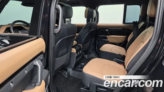 Land Rover Defender 2025 — Фото 12/20