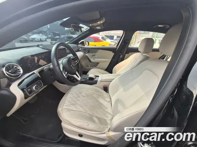 Mercedes-Benz A-Class 2022 — Фото 5/17