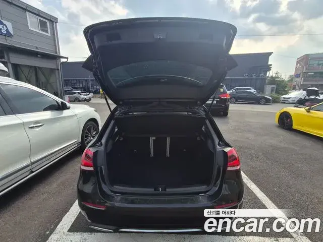 Mercedes-Benz A-Class 2022 — Фото 16/17