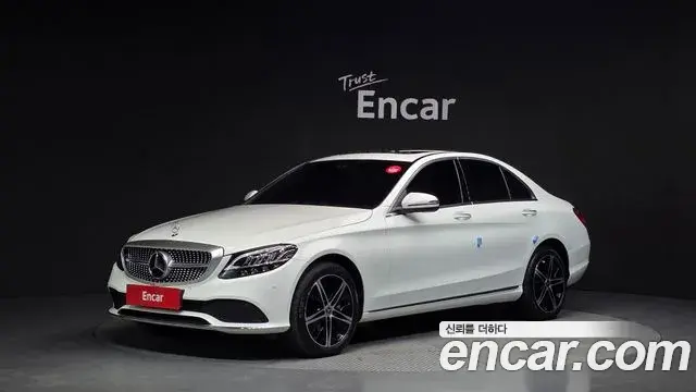 Mercedes-Benz C-Class 2019 — Photo 16/20