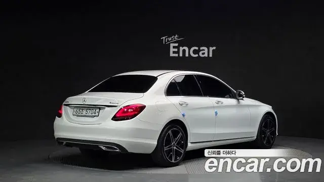 Mercedes-Benz C-Class 2019 — Photo 14/20