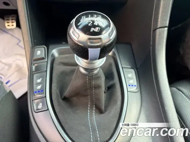Hyundai Veloster 2020 — ფოტო 11/17