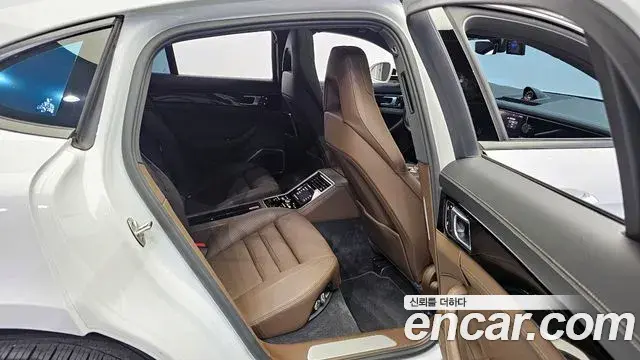 Porsche Panamera 2020 — Şəkil 19/20