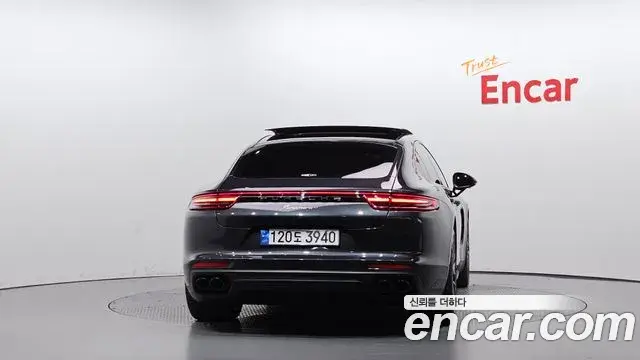 Porsche Panamera 2018 — Şəkil 17/20