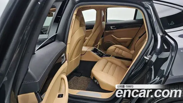Porsche Panamera 2018 — Şəkil 16/20