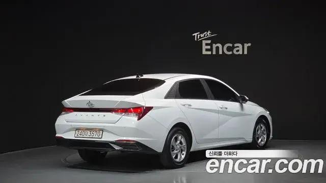 Hyundai The New Avante Hybrid 2021 — Photo 13/20